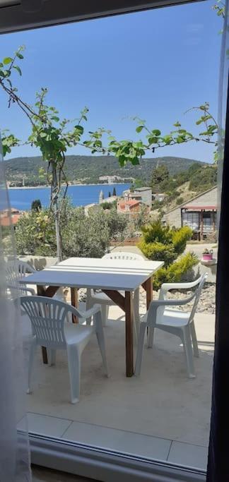 Vis - Luxury Holiday Villa With Swimming Pool Bagian luar foto