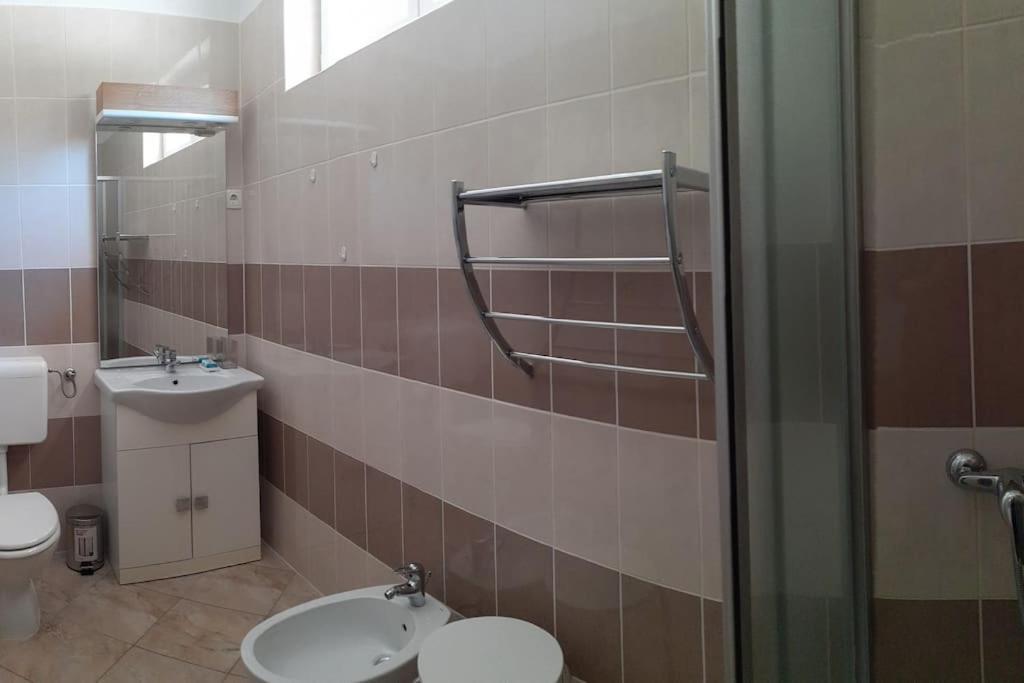 Vis - Luxury Holiday Villa With Swimming Pool Bagian luar foto