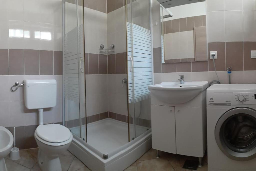 Vis - Luxury Holiday Villa With Swimming Pool Bagian luar foto